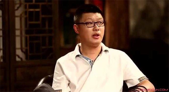 袁腾飞被捕事件真实原因 公开抨击中国社会的教学？