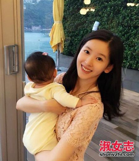 奶茶妹妹女儿出生日期 多大了 正面照