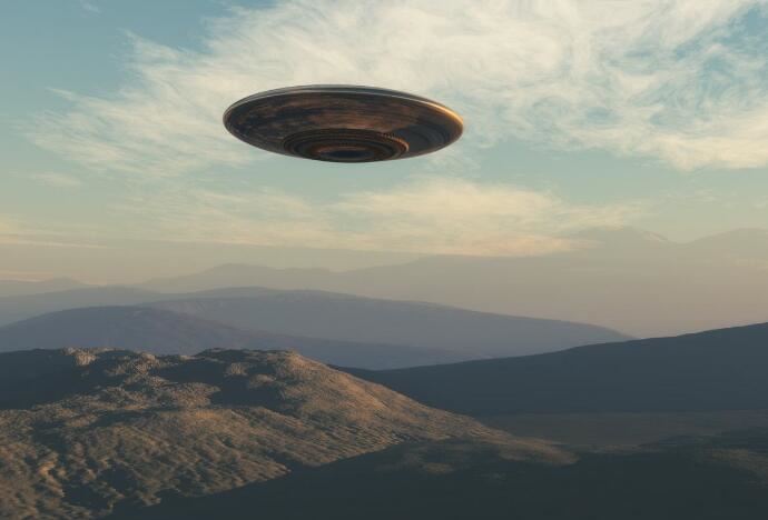 波兰男子拍到罕见UFO清晰照 真实存在ufo还是有人恶搞