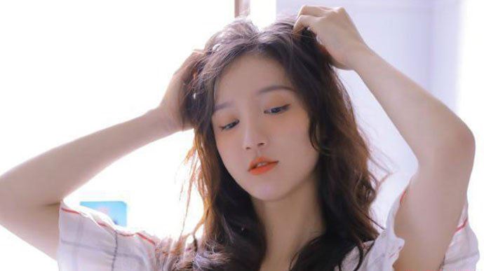 芒果女演员刘露发文道歉 20岁的刘露红了