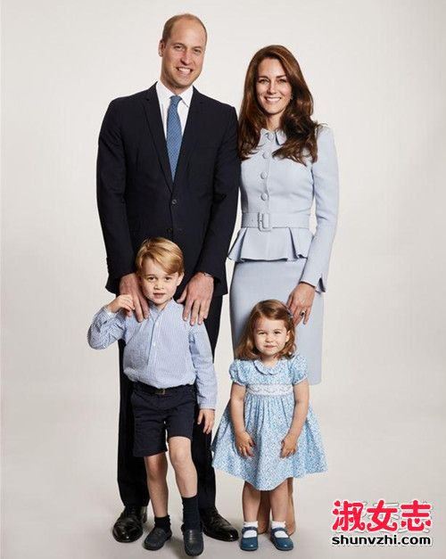 威廉王子全家福照片 笑得十分幸福
