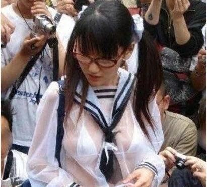 学校发半透明校服能看清内衣 日本校服告诉你这才叫透明