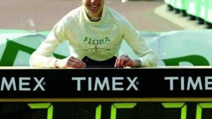 马拉松全程世界纪录 男子2小时2分57秒 女子2小时15分25秒