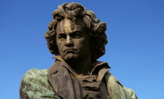 关于贝多芬的故事 失聪后写出最巅峰的曲目