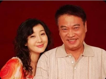 吴孟达老婆照片