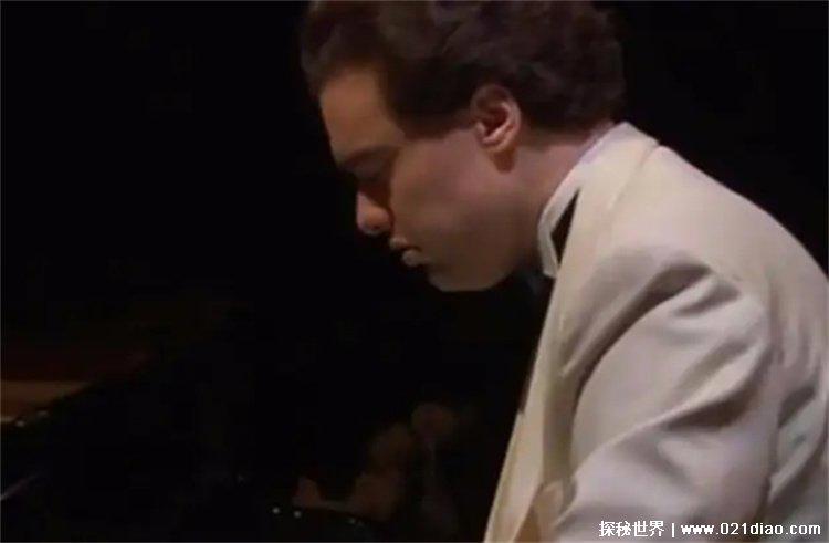 世界十大著名钢琴家，名气前三的是叶甫格尼·基辛、格里戈里·索科洛夫、玛莎·阿格里奇（名气第一的是叶甫格尼·基辛）