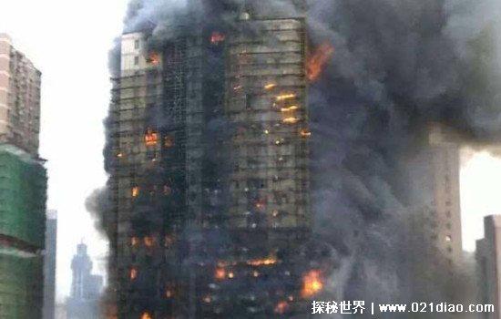 上海胶州大楼很恐怖，高层住宅大火导致58人死亡70余人受伤