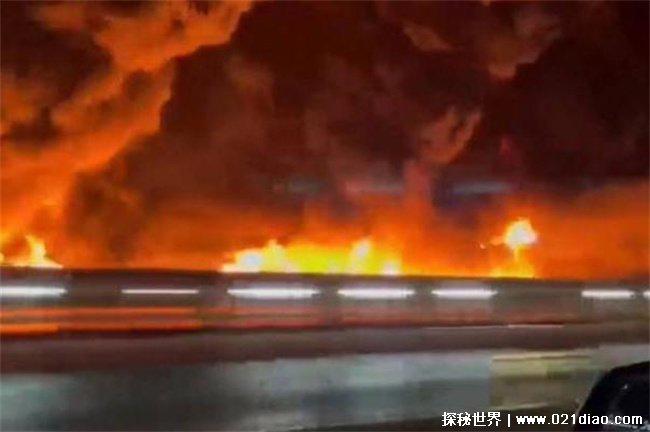 泉州油罐车爆炸，车上润滑油起火后落高架桥(人员无事)