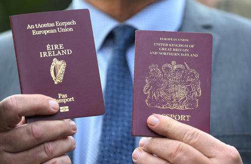 中方考虑不承认英国国民海外护照