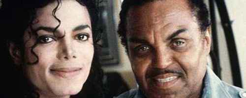 迈克杰克逊怎么变白的