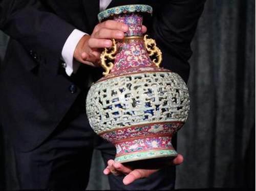 中国花瓶拍得6300万