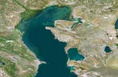 世界上最大的咸水湖面积