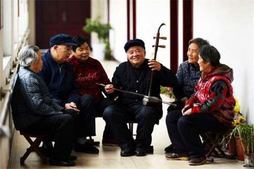 中国人口老龄化问题比发达国家更紧迫更复杂 我国老龄化现状