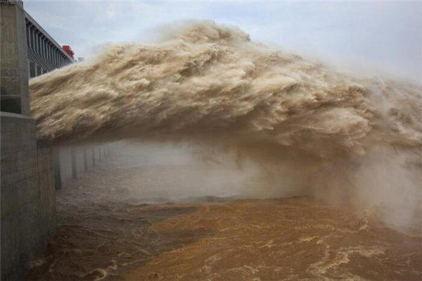 总在安徽泄洪原因，江苏在下游发洪水却很少被淹是为什么